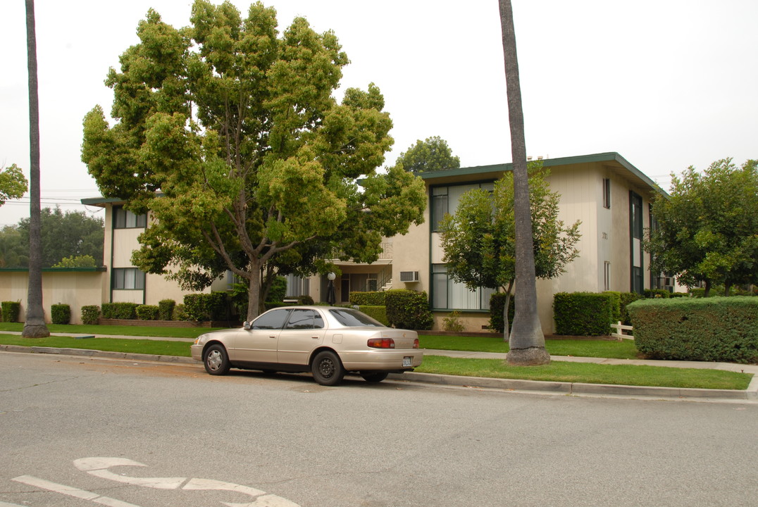 1731 Huntington Dr in South Pasadena, CA - Building Photo