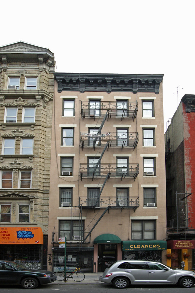 129 E 4th St in New York, NY - Building Photo - Building Photo