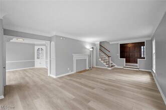 3881 Meadowbrook Blvd in University Heights, OH - Building Photo - Building Photo