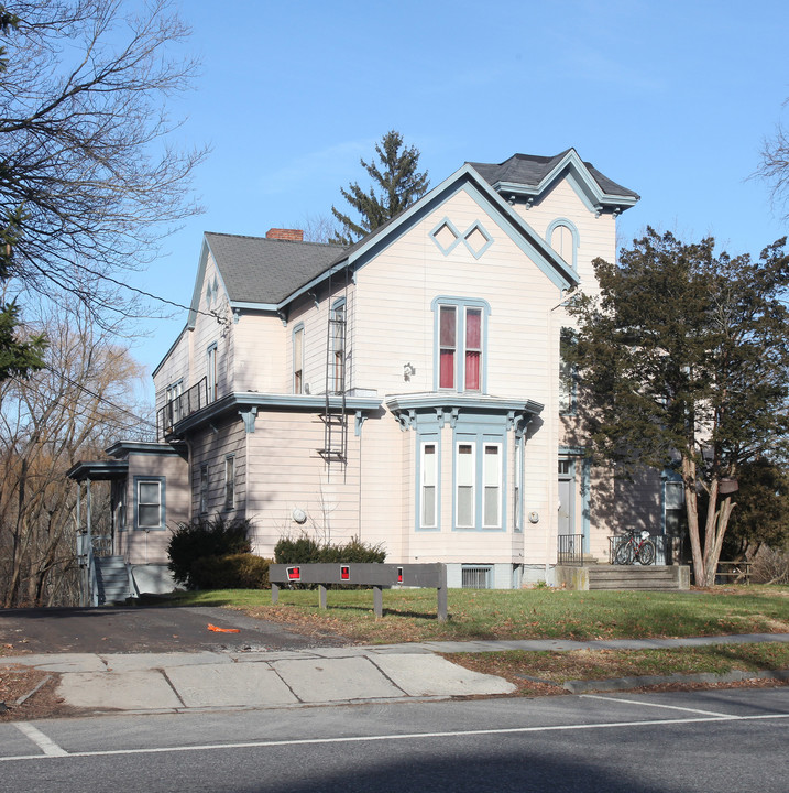 277 Albany Ave in Kingston, NY - Building Photo