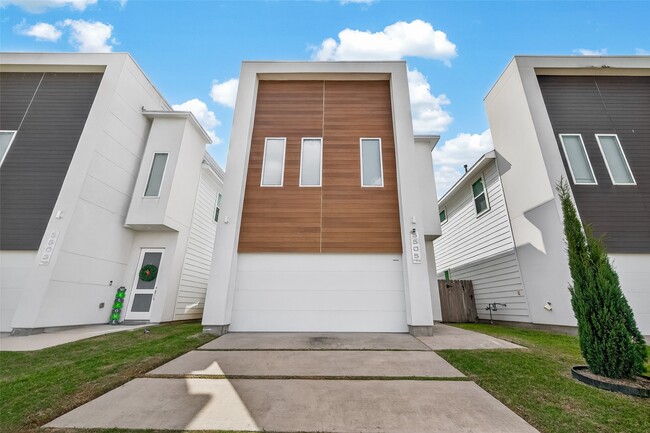 property at 5505 Robusto Pl