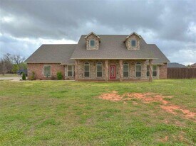 202 Parkview Dr in Fletcher, OK - Building Photo
