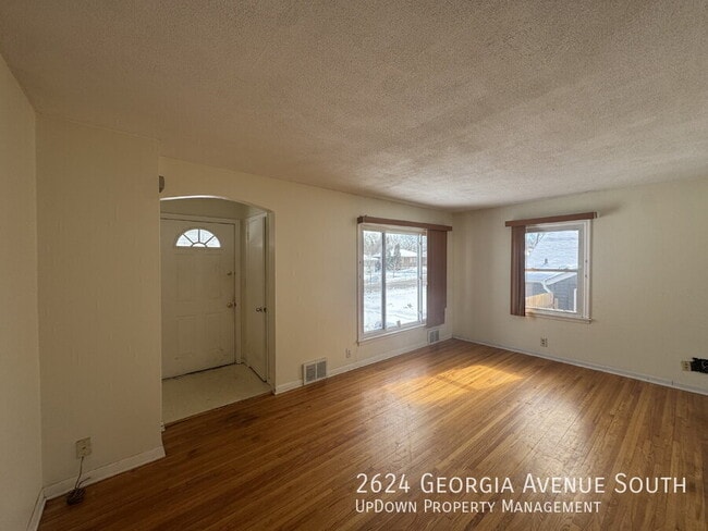 2624 Georgia Ave S in Minneapolis, MN - Building Photo - Building Photo