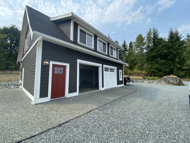 5462 Takala Rd in Ladysmith, BC - Building Photo - Building Photo