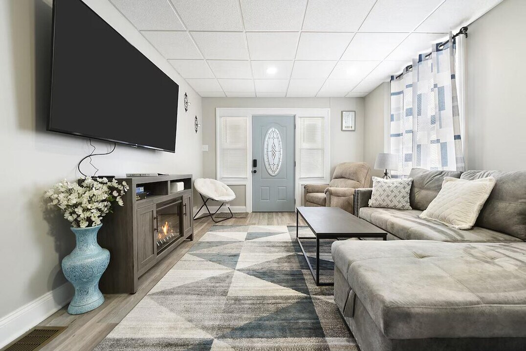 444 Oneida St in Pittsburgh, PA - Building Photo