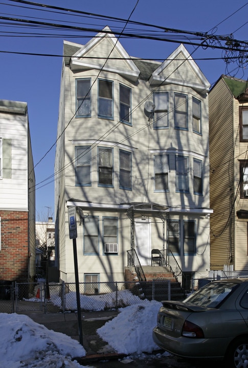 152 Boyd Ave in Jersey City, NJ - Foto de edificio