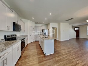 5516 Central Grove Sq in Nashville, TN - Building Photo - Building Photo