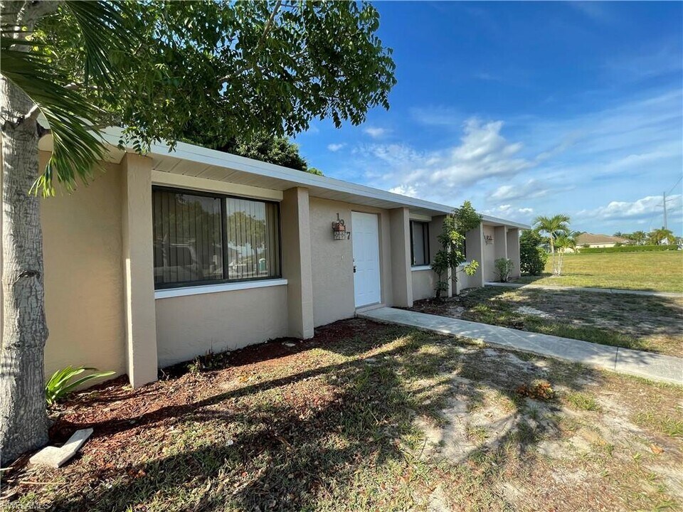 1917-1917 Cape Coral Pkwy W in Cape Coral, FL - Building Photo