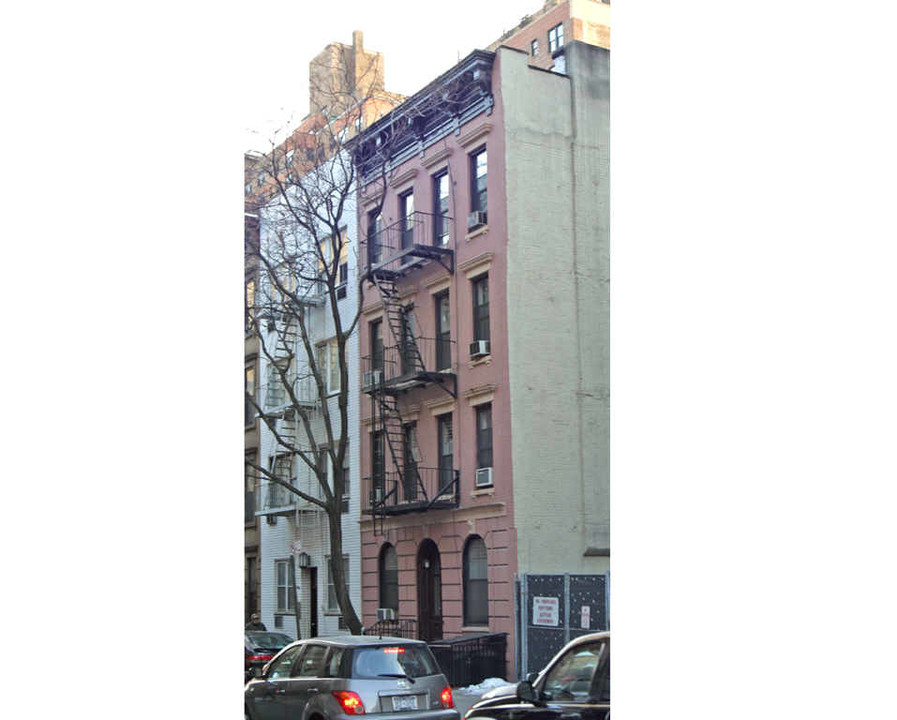 312 E 80th St in New York, NY - Building Photo