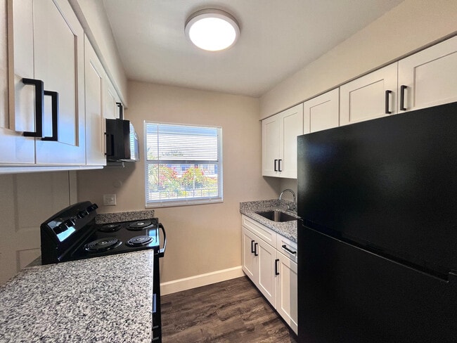 Inertia Apartments in Tampa, FL - Building Photo - Building Photo