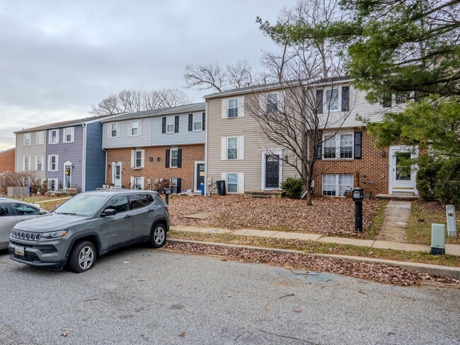 8505 Castlemill Cir in Nottingham, MD - Foto de edificio - Building Photo