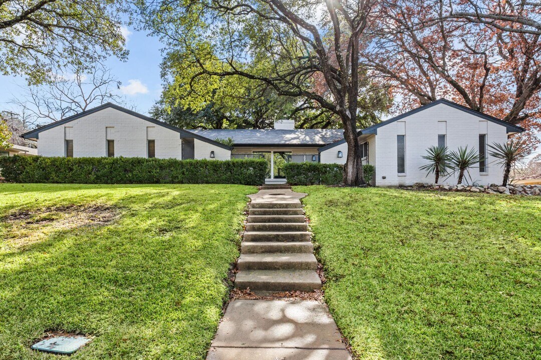 6333 Halifax Rd in Fort Worth, TX - Building Photo