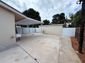 30 E 44th St in Hialeah, FL - Building Photo - Building Photo