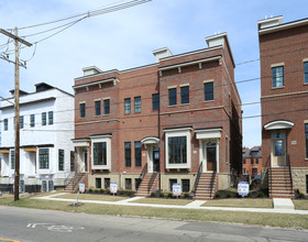 876 S Front St in Columbus, OH - Building Photo - Building Photo