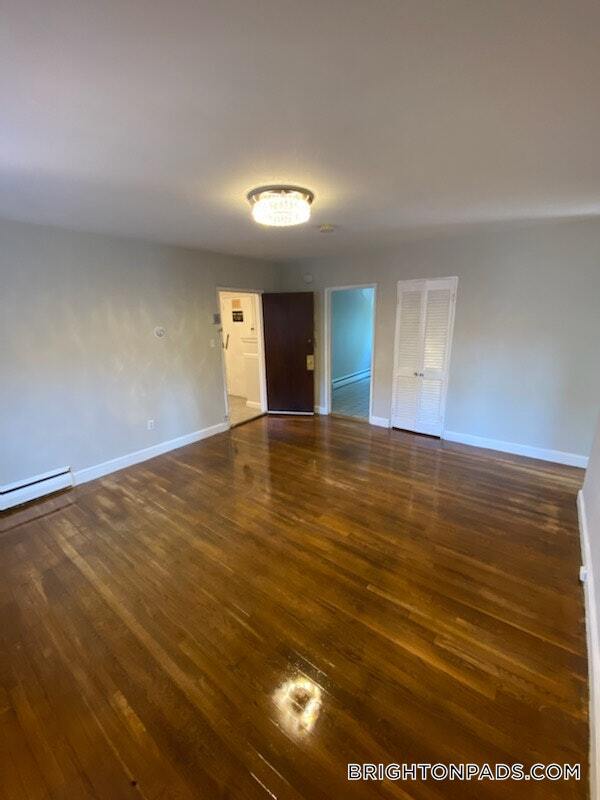 63 Selkirk Rd in Boston, MA - Building Photo - Building Photo