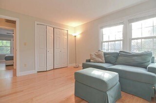 33 Washington St in Walpole, MA - Foto de edificio - Building Photo