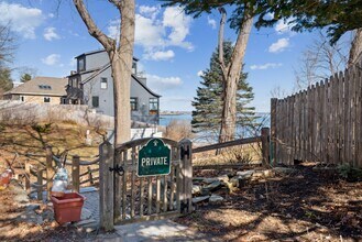 2 Cottage Ln, Unit 3 in Cape Elizabeth, ME - Building Photo - Building Photo