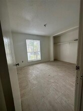 5625 Antoine Dr, Unit 1110 in Houston, TX - Building Photo - Building Photo