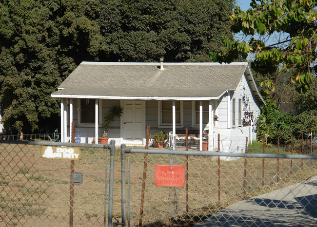 168 Loma Dr in Camarillo, CA - Building Photo - Building Photo