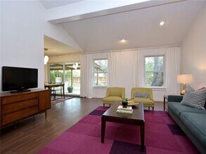 11713 Blackhawk Dr in Austin, TX - Building Photo - Building Photo