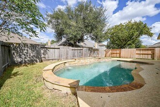 24730 Crystal Leaf Ln in Katy, TX - Foto de edificio - Building Photo
