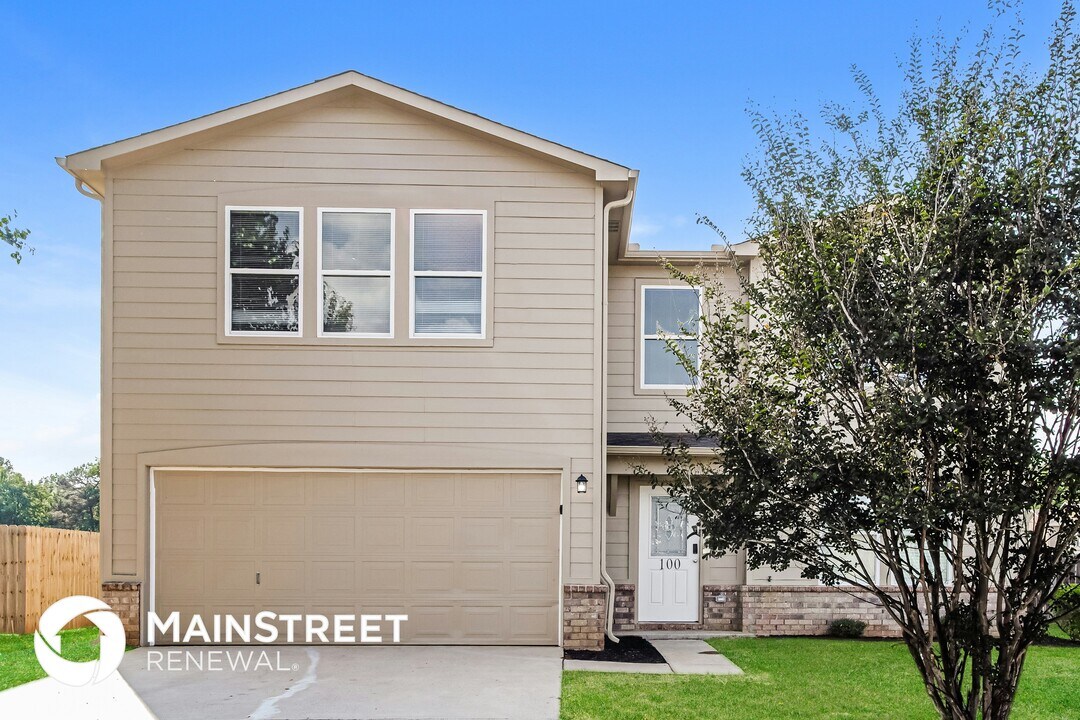 100 Waterway Dr in Meridianville, AL - Foto de edificio