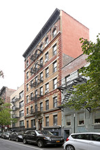 110-112 Thompson St in New York, NY - Building Photo - Building Photo