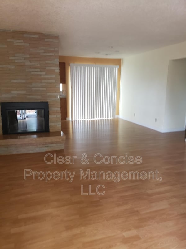 2199 Devos St in Eugene, OR - Building Photo - Building Photo