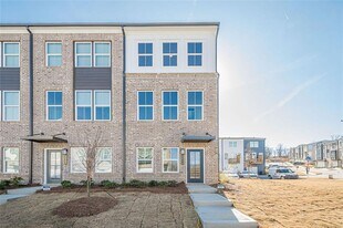 1444 Creekside Cir NW in Atlanta, GA - Building Photo