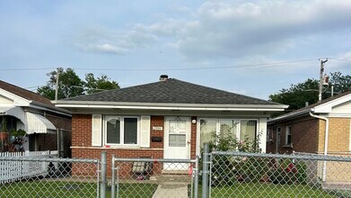 7729 Central Ave in Burbank, IL - Building Photo - Building Photo