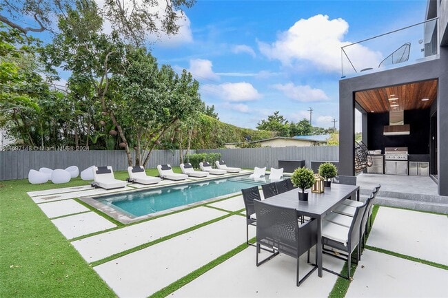 76 NW 44th St in Miami, FL - Building Photo - Building Photo