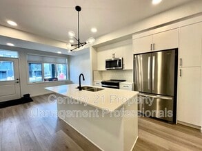 2617 Alces Dr in Edmonton, AB - Building Photo - Building Photo