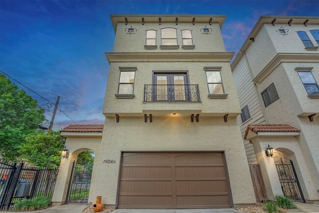 property at 1426 W 21st St