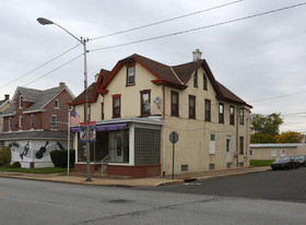 53-55 E Main St in Lansdale, PA - Building Photo