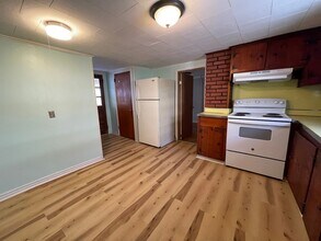 147 Dewey Ave in Pittsfield, MA - Building Photo - Building Photo