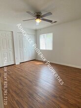 456 Reems Creek Rd-Unit -4 in Weaverville, NC - Building Photo - Building Photo