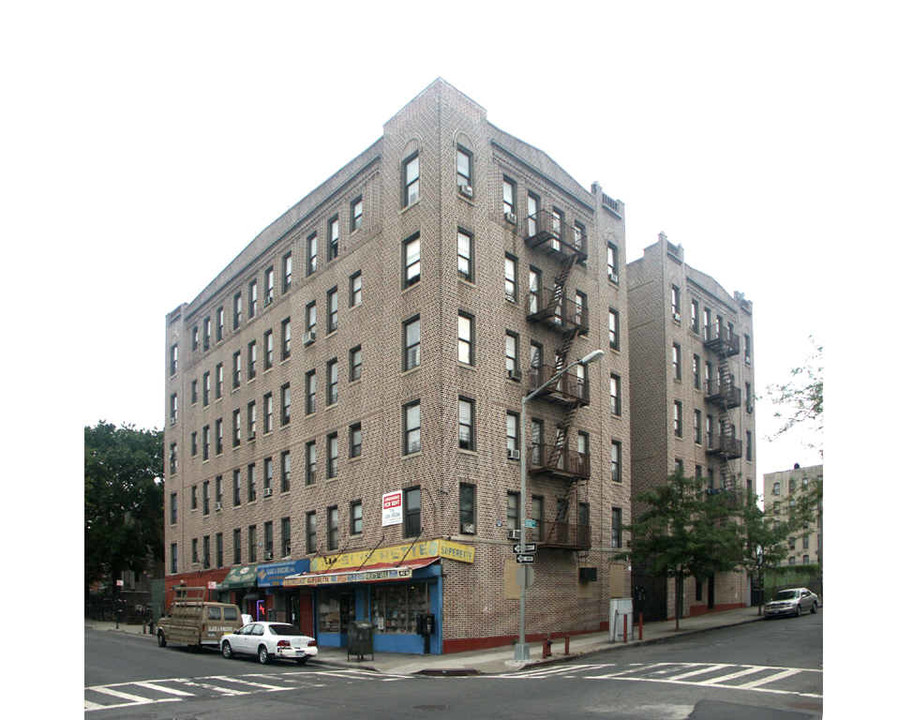 2155 Grand Ave in Bronx, NY - Building Photo