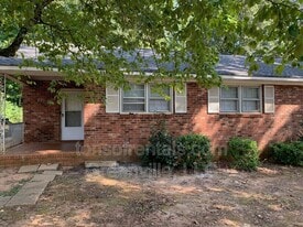 291 Dogwood Club Rd in Spartanburg, SC - Building Photo