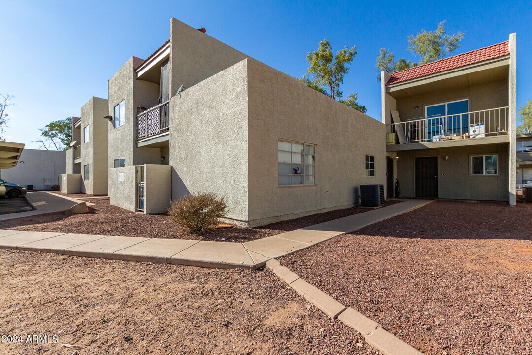 2832 E Marconi Ave in Phoenix, AZ - Foto de edificio