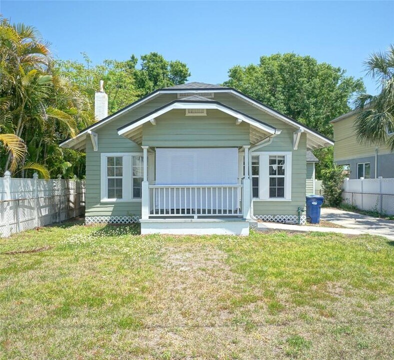 511 N Bradford Ave in Tampa, FL - Building Photo