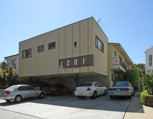 1201 S Sherbourne Dr in Los Angeles, CA - Foto de edificio - Building Photo