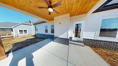 221 Bluebell Dr in Clarksville, TN - Building Photo - Building Photo