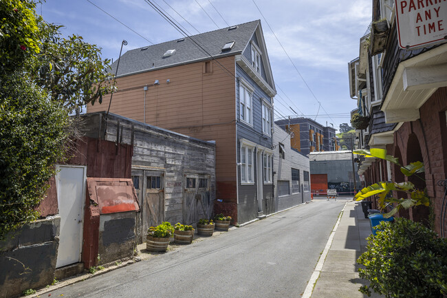 87 Virgil St in San Francisco, CA - Building Photo - Building Photo