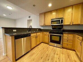 63 Bassett St in San Jose, CA - Building Photo - Building Photo