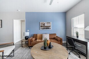 918 Aventine Dr, Unit 1320 in West Melbourne, FL - Building Photo