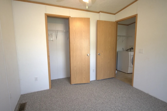 6 Kitty Ln in Windham, CT - Building Photo - Building Photo