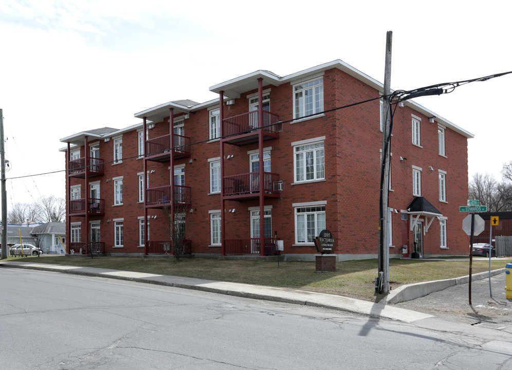 1895 Victoria St in Clarence-Rockland, ON - Building Photo