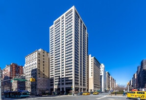 The Park 900 Condominium in New York, NY - Building Photo