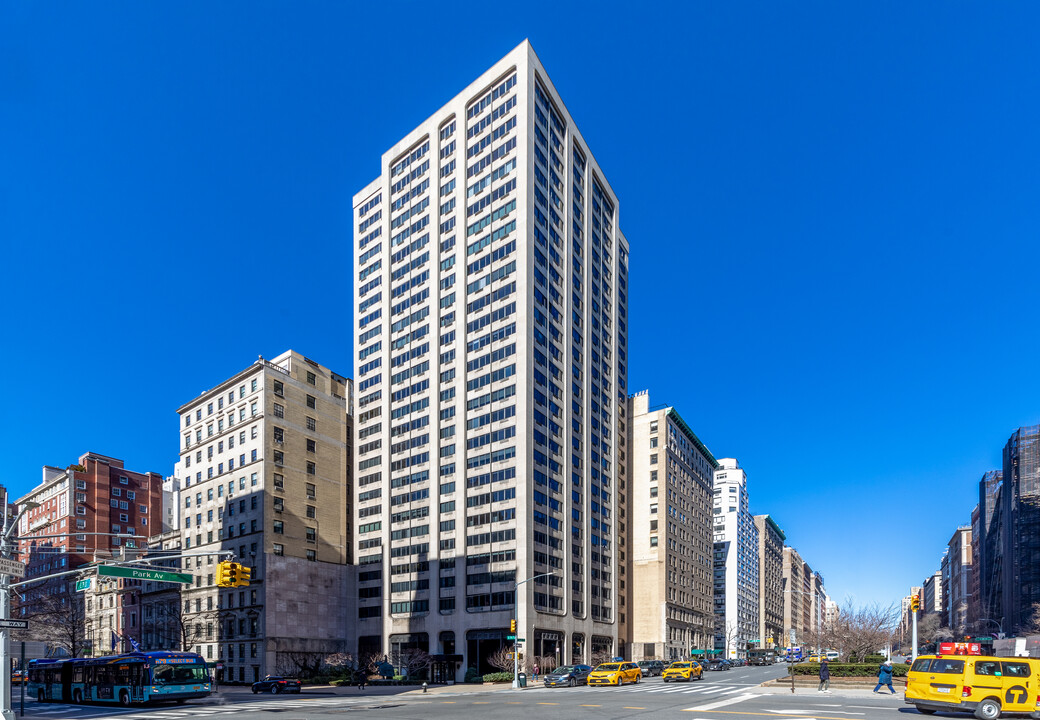 The Park 900 Condominium in New York, NY - Foto de edificio