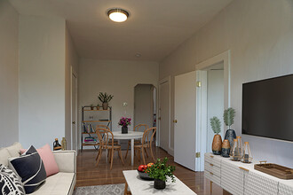 98 Willow St, Unit 4 in Cambridge, MA - Building Photo - Building Photo